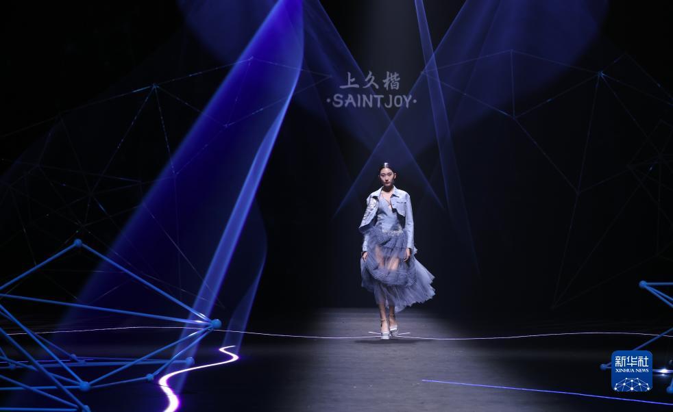 欢乐游戏公司